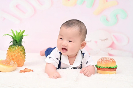 灵宝宝宝在妈妈肚子里
